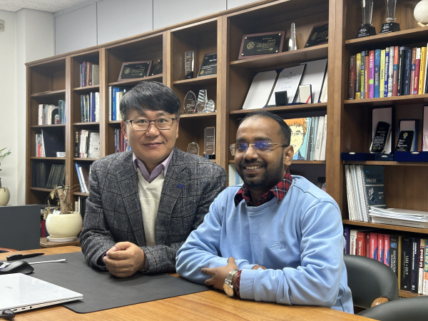 Research On Magnetic repulsion-assisted hybrid breeze wind energy harvester with non-contact triboelectric sensor for self-sustainable device conditioning and environmental monitoring application Got Featured On University and News Portals